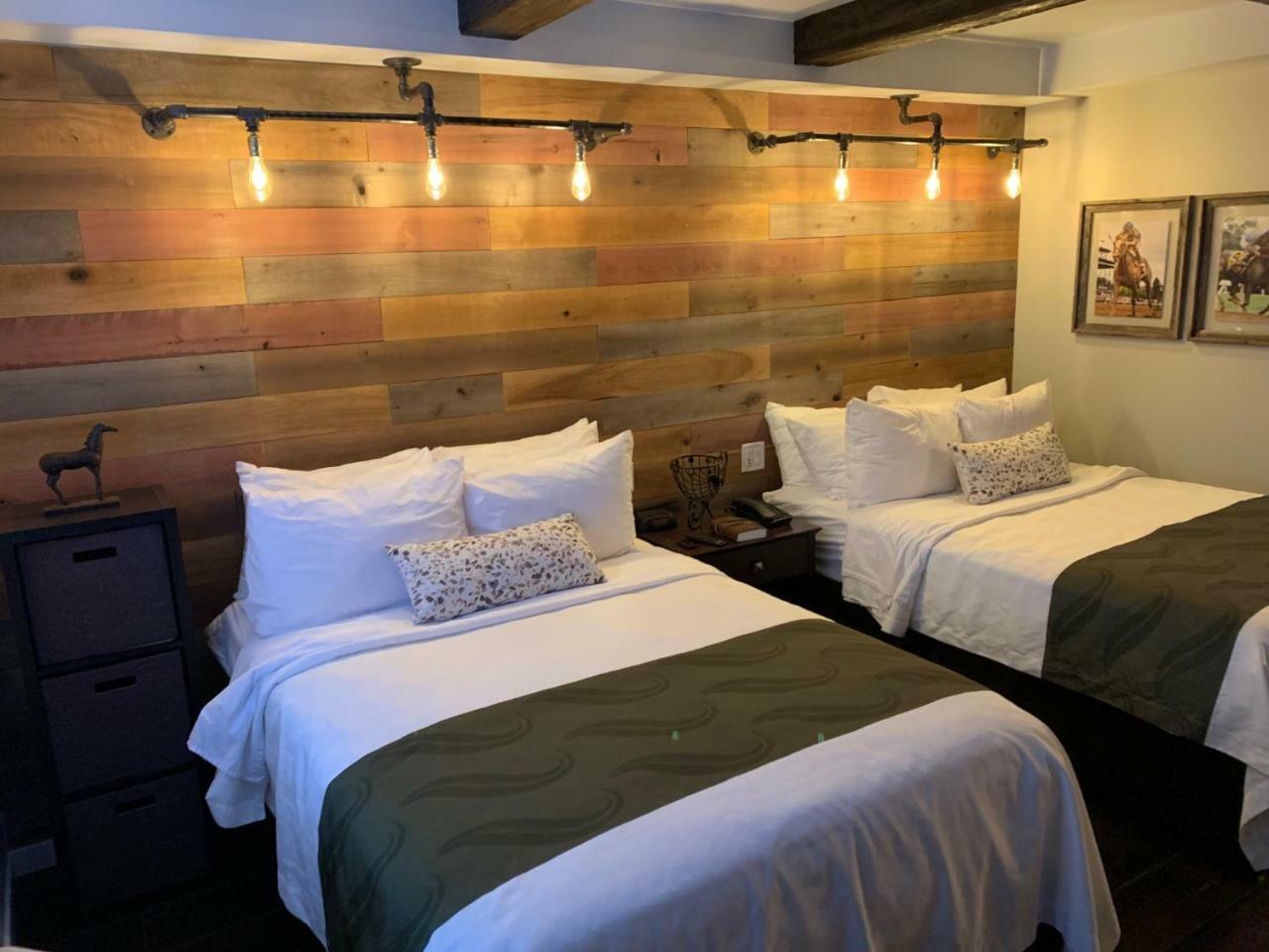 Cedar Stables Inn & Suites แซนดัสกี ภายนอก รูปภาพ